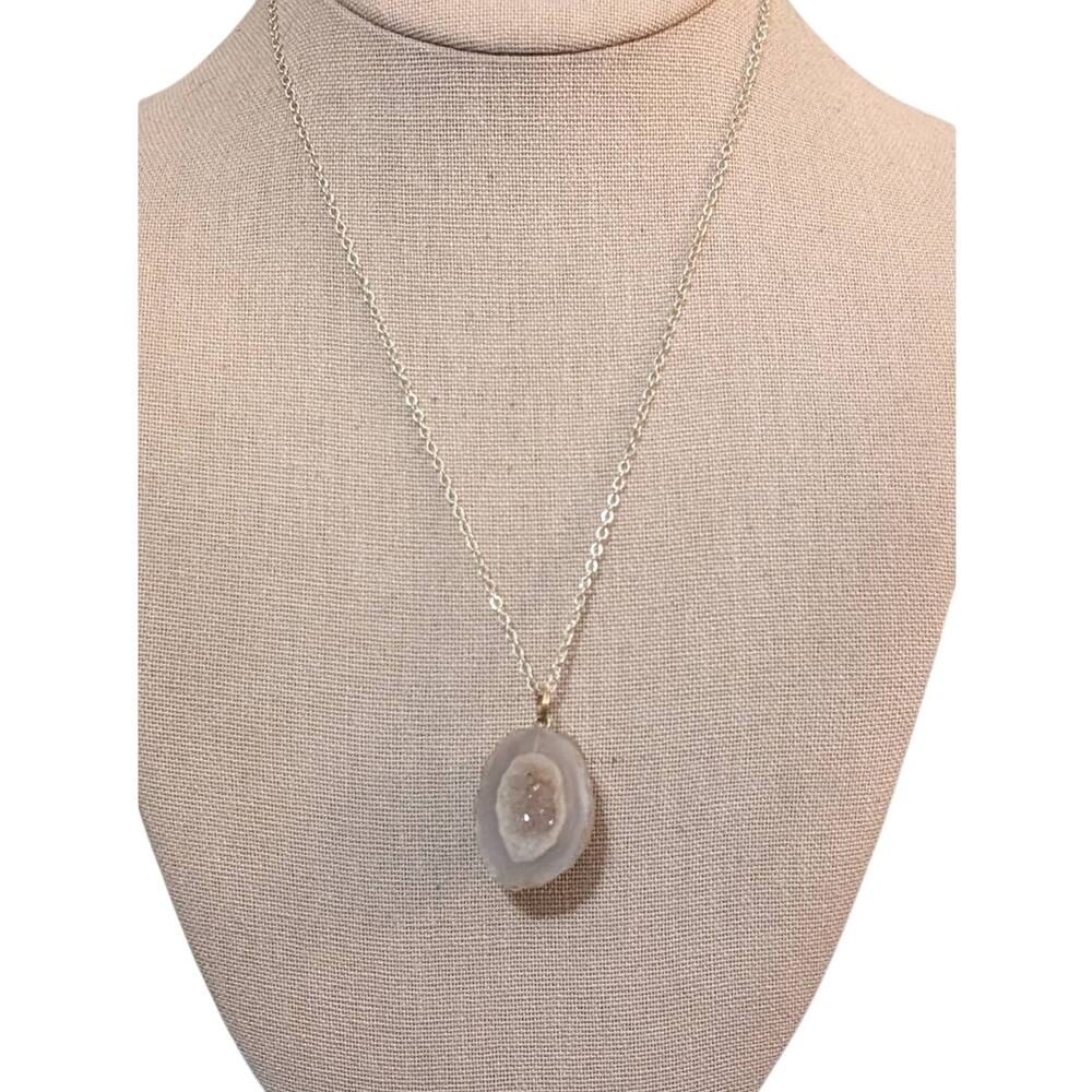 Druzy Quartz Geod Pendant on Silver Tone 18" Chain Necklace